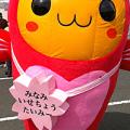 ↑なで肩なのにも関わらず、頑張って名札をぶらさげてます。